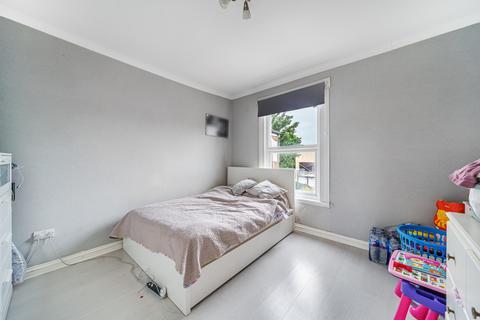 4 bedroom end of terrace house for sale - Elmdene Road, London SE18