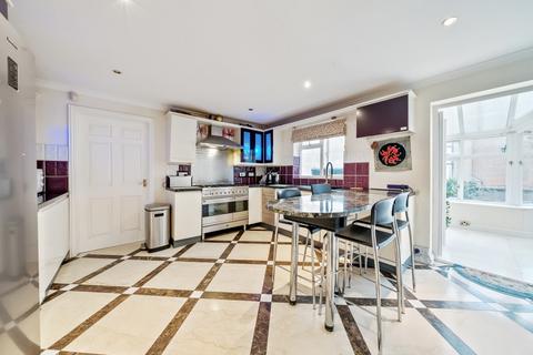 5 bedroom detached house for sale - Crosier Close, London SE3