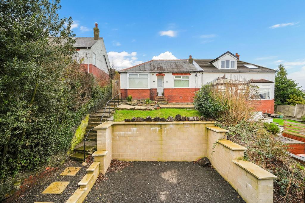 Brayside Avenue, Cowcliffe, HD2 1 bed property for sale £150,000