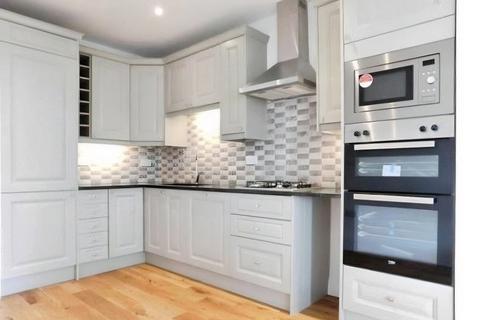 3 bedroom apartment to rent, Studland Road, Ealing, W7