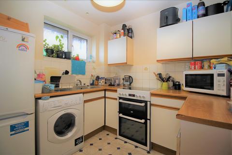 1 bedroom flat to rent, Elizabeth Court, Spring Gardens Road, High Wycombe, HP13