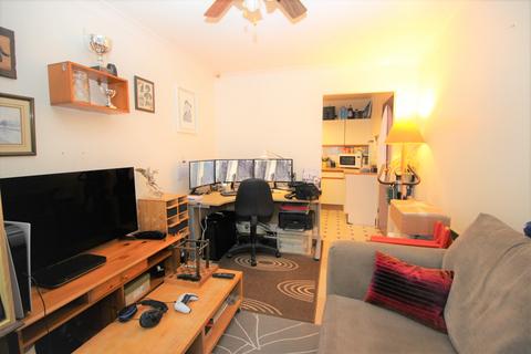 1 bedroom flat to rent, Elizabeth Court, Spring Gardens Road, High Wycombe, HP13