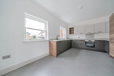 3 bedroom detached house for sale - Riefield Road, London SE9