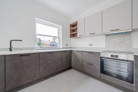 3 bedroom detached house for sale - Riefield Road, London SE9