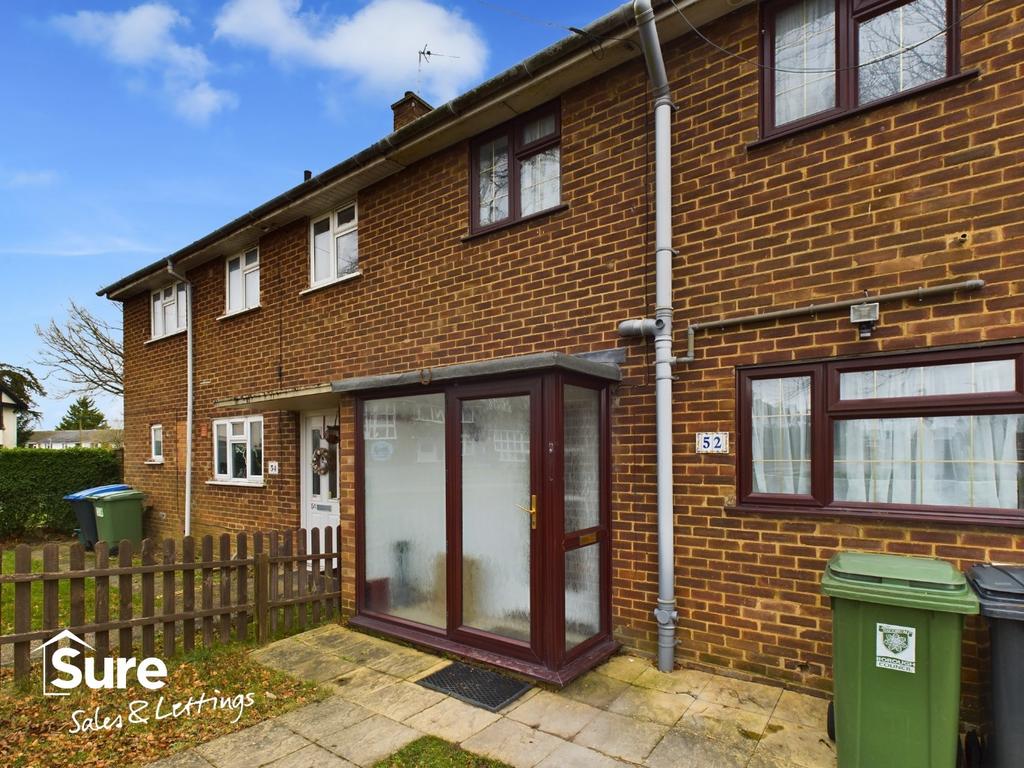 Adeyfield Road, Hemel Hempstead... 3 bed terraced house to rent £1,900 pcm (£438 pw)