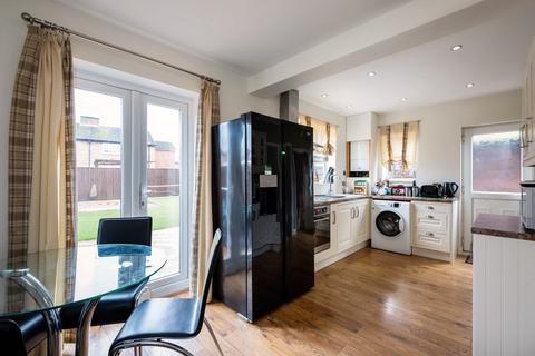 2 bedroom semi-detached house to rent, Wains Road, Dringhouses, York, YO24