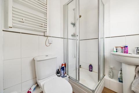 2 bedroom flat for sale, Aylesbury,  Buckinghamshire,  HP19