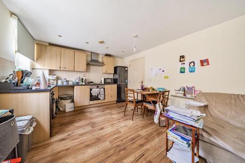 2 bedroom flat for sale, Aylesbury,  Buckinghamshire,  HP19
