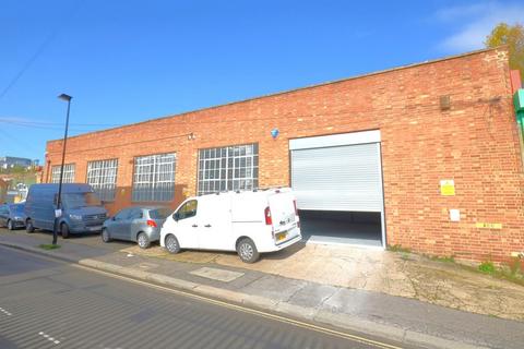 Warehouse to rent - Fabrication House - The Ham, Brentford