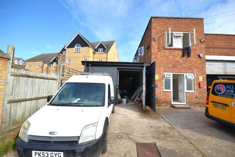 Warehouse to rent - Fabrication House - The Ham, Brentford