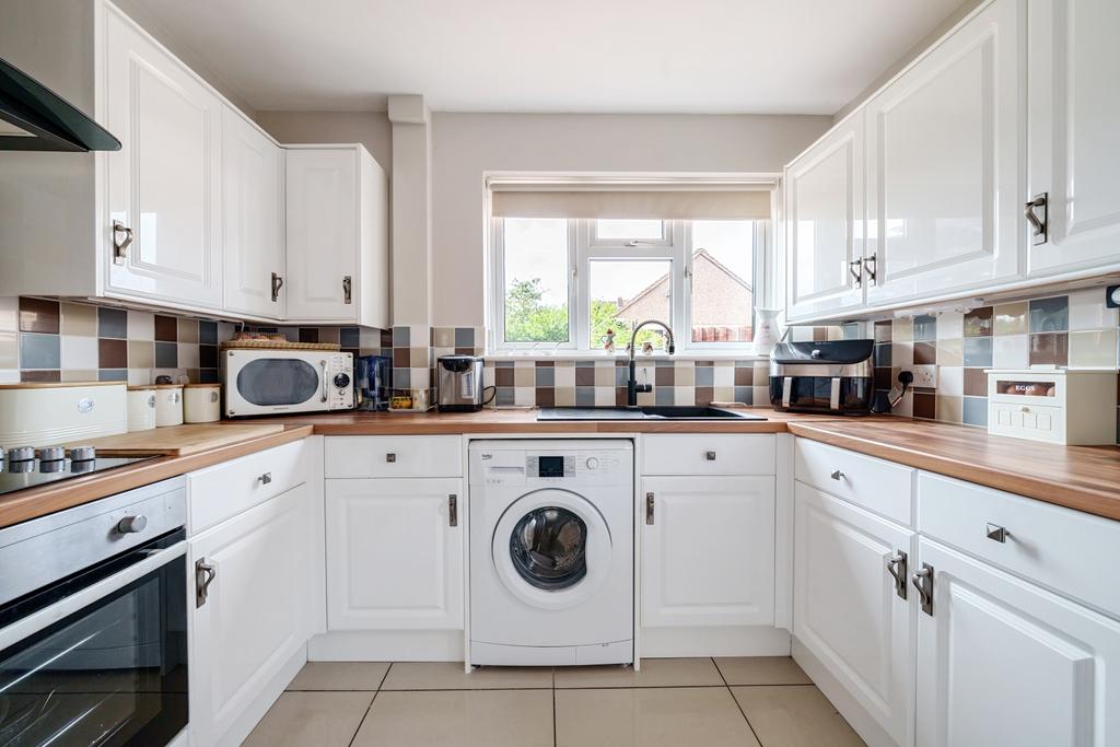 Goodwood Crescent, Gravesend DA12 2 bed bungalow £425,000