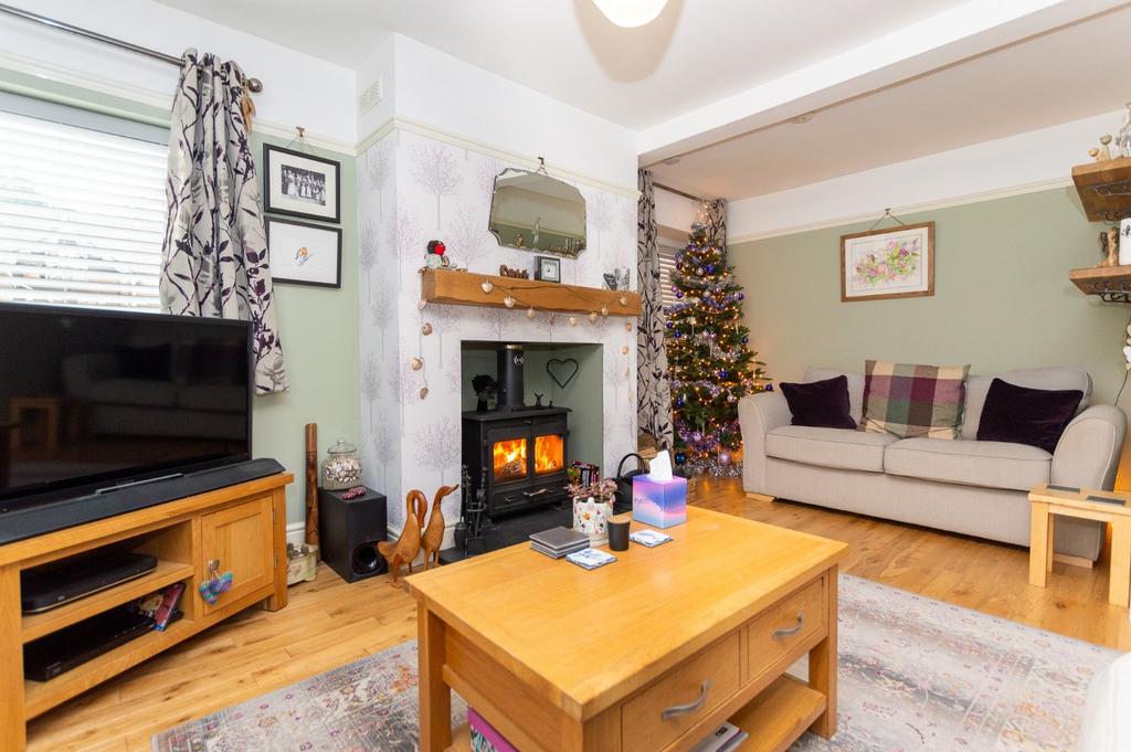 Pentrefelin, Criccieth, Gwynedd, LL52 2 bed bungalow for sale £270,000