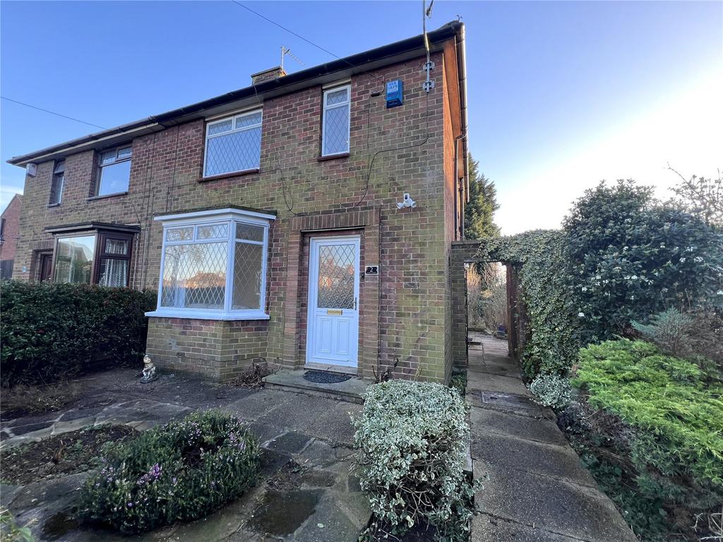 Saxby Grove, Grimsby, N.E Lincolnshire, DN33 3 bed semidetached house for sale £125,000