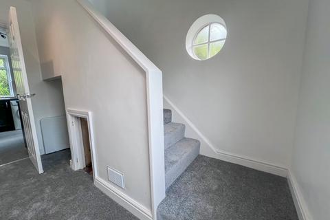 3 bedroom semi-detached house for sale, Saxby Grove, Grimsby, N.E Lincolnshire, DN33