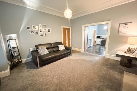 8 High Road, Stevenston, KA20 3DR