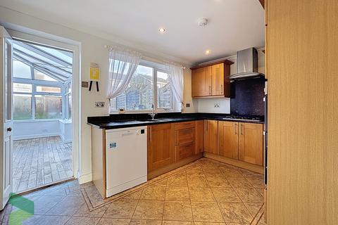 5 bedroom detached house to rent, Moorcroft, Lower Darwen