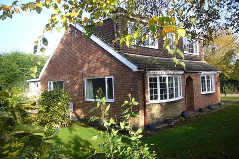 4 bedroom detached house for sale, High Street, Barmby-on-the-Marsh, DN14 7HQ