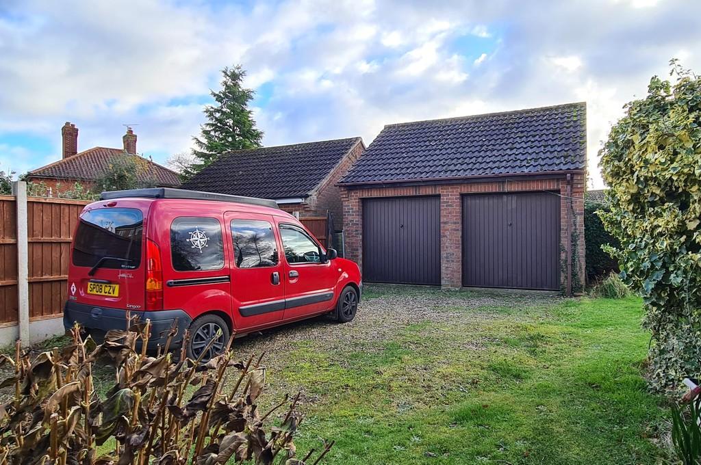 Skeyton Road, North Walsham 4 bed detached house for sale £325,000