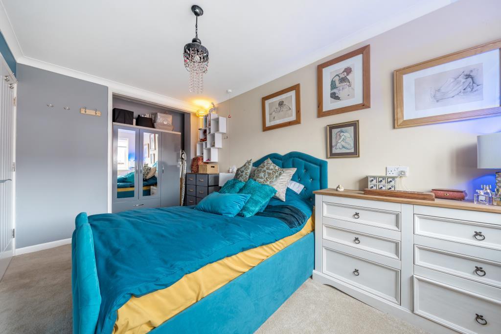 Thame, Oxfordshire, OX9 2 bed retirement property for sale £250,000