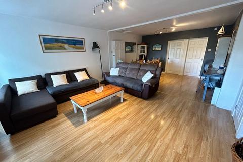 66 Oak Drive, Colwyn Bay, LL29 7YS