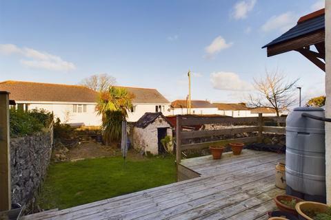 3 bedroom terraced house for sale, Redruth Highway - Versatile property in quiet location