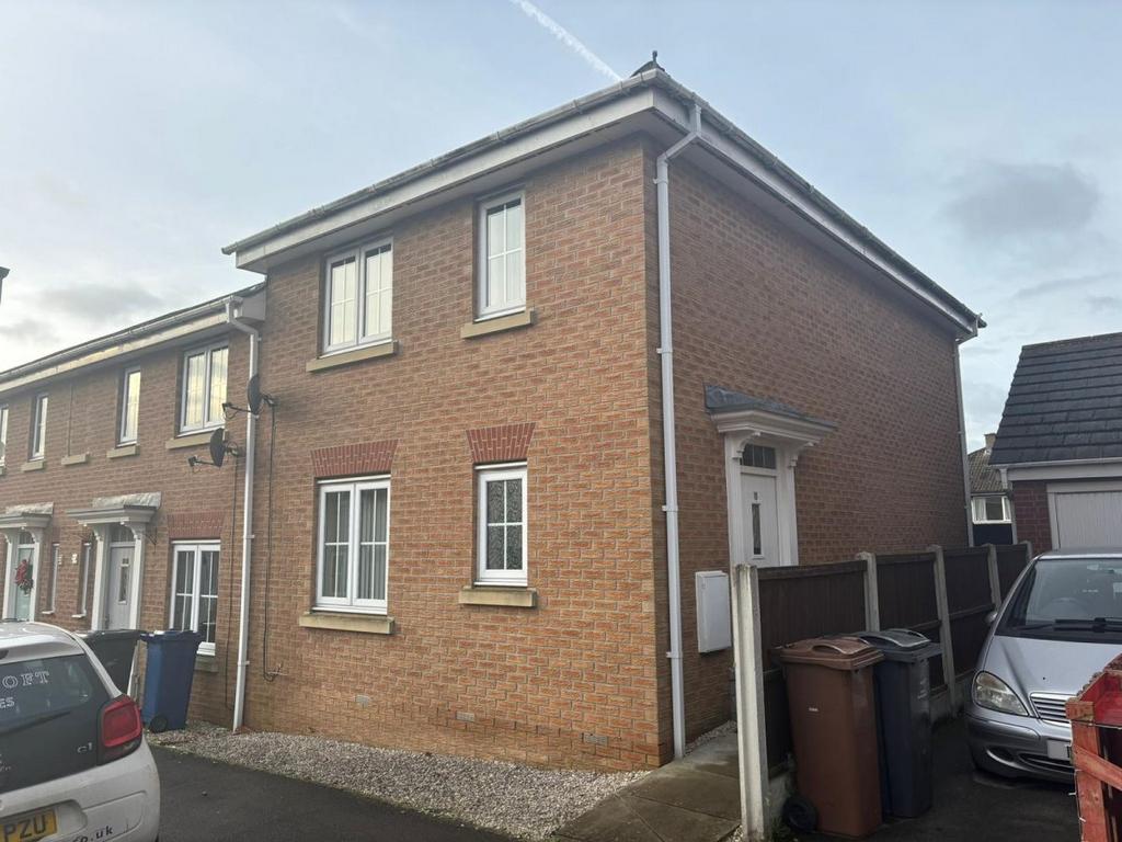 Pennyfields, Bolton Upon Dearne 3 bed semidetached house £750 pcm (£173 pw)