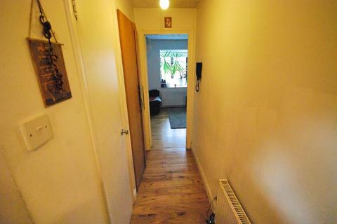 1 bedroom flat to rent, AINSLIE COURT, VICARS BRIDGE CLOSE