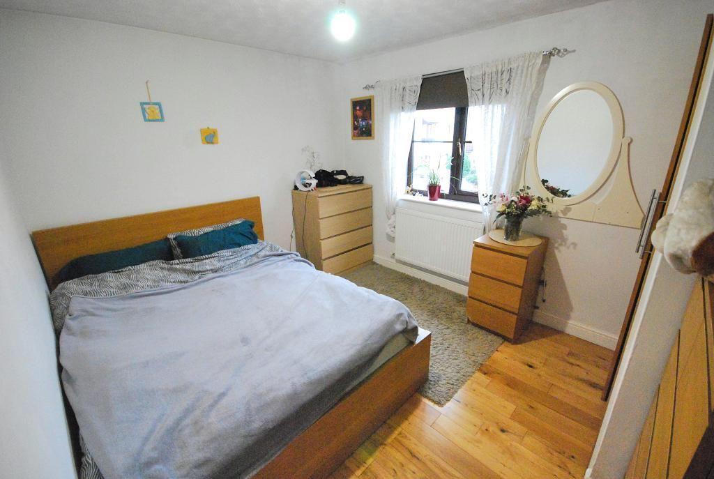 Apartment in WEMBLEY - More