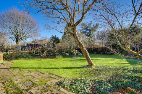 7 Autumn Close, Emmer Green, Reading, RG4 8UL