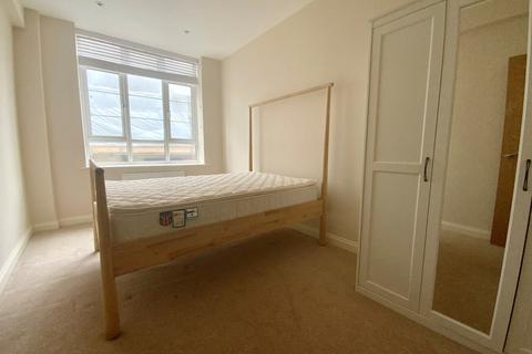 2 bedroom flat to rent, Western Road, Brighton, BN1