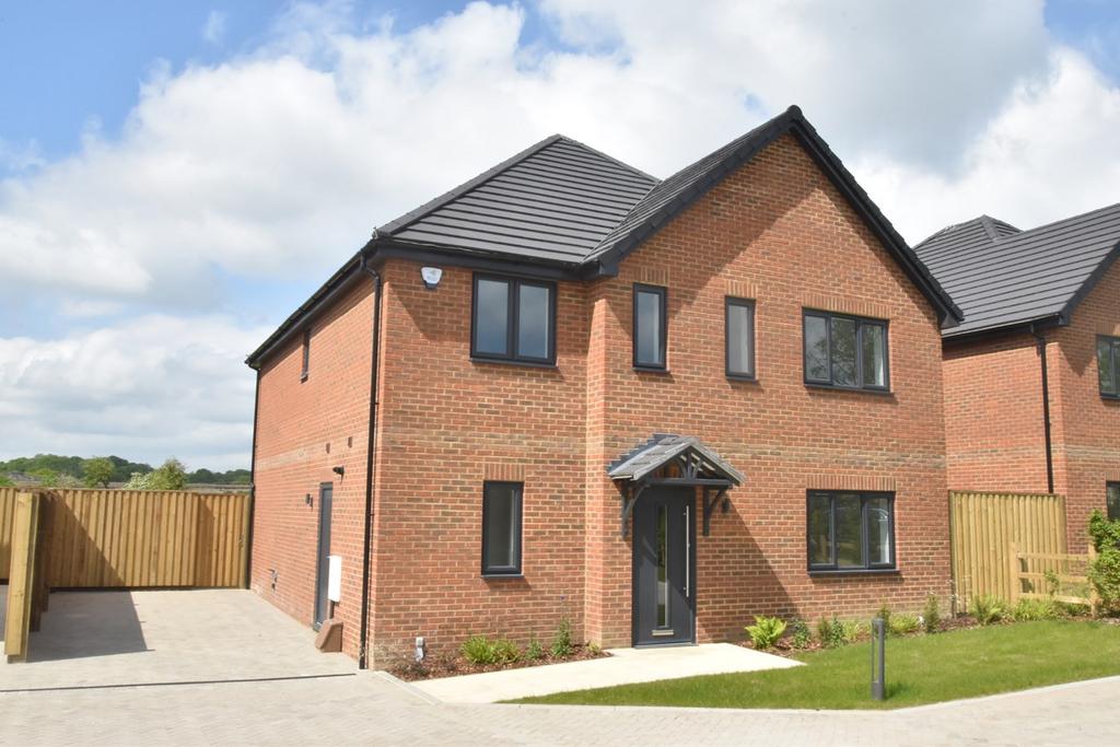 Ashford Road, Charing, Ashford, TN27 4 bed detached house for sale £
