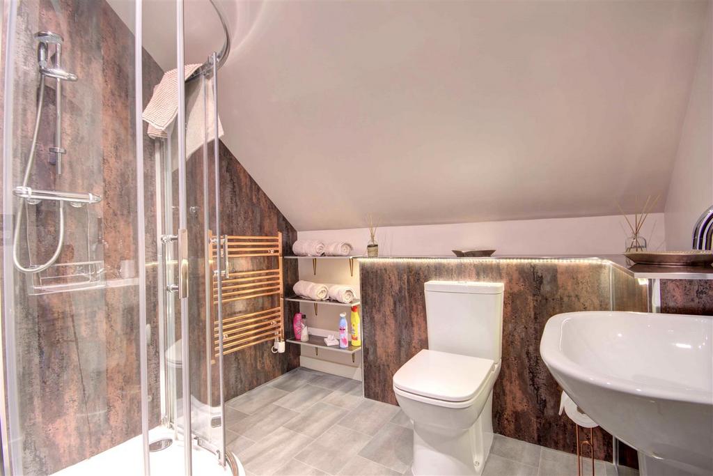 Apartment shower room