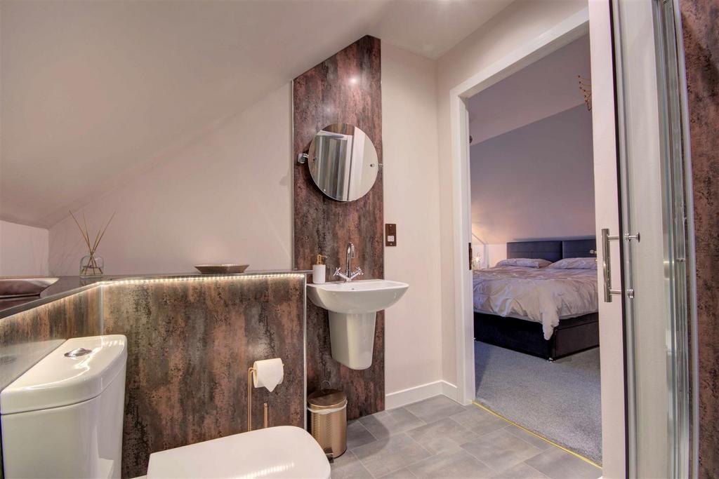 Apartment shower room