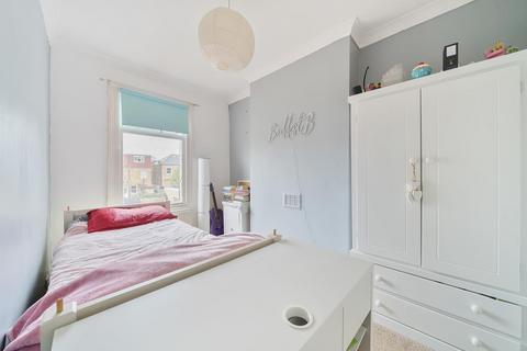 67 Glenfarg Road, London, SE6 1XN