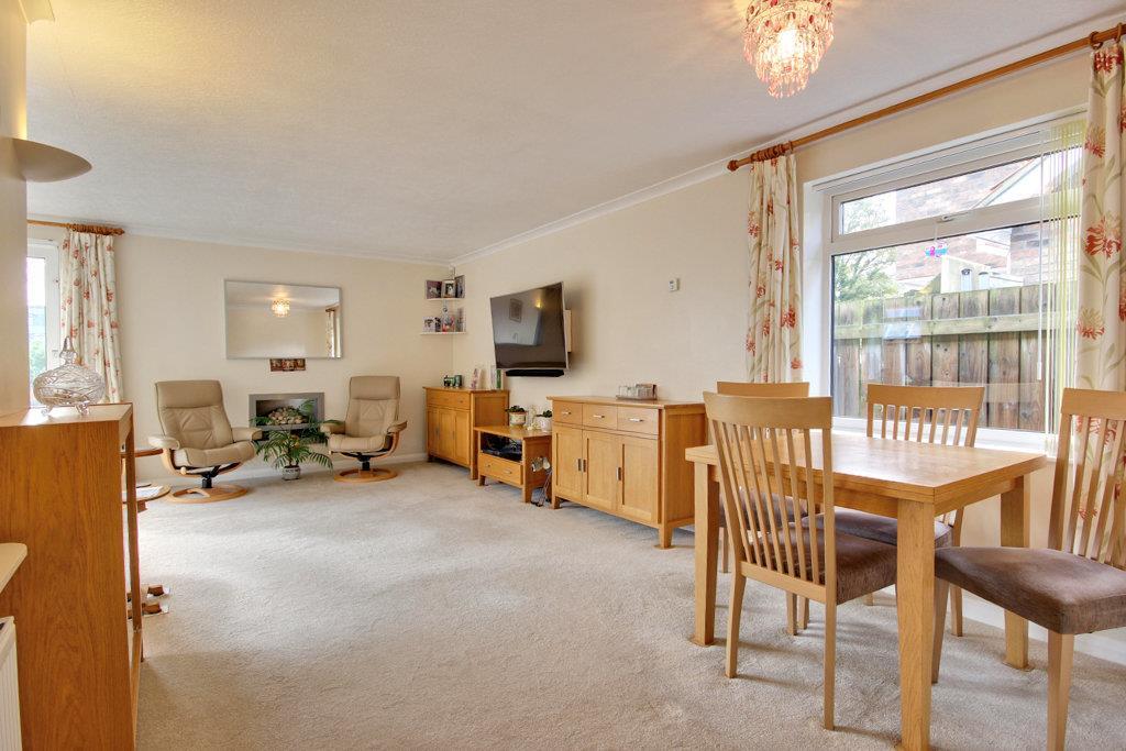 Well Lane, Willerby, Hull 3 bed detached bungalow for sale £375,000