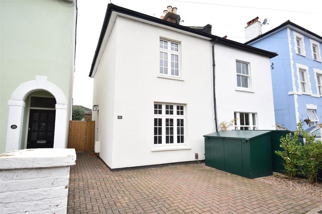 Cleaveland Road, Surbiton 3 bed semidetached house £2,950 pcm (£681 pw)