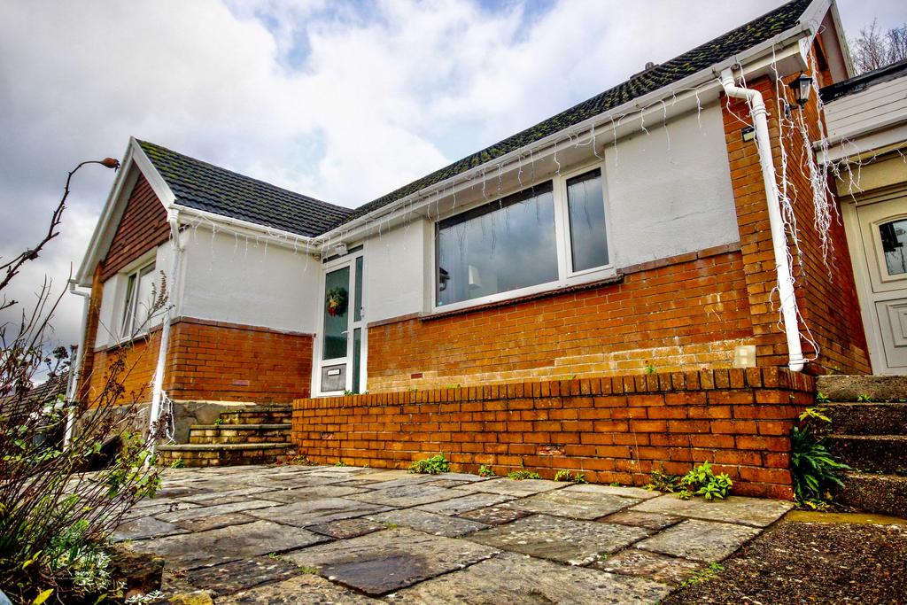 Tircwm, Leigh Road, Trevethin, Pontypool 5 bed detached house £350,000