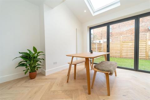 174 Manley Road, Manchester, M16 8NE