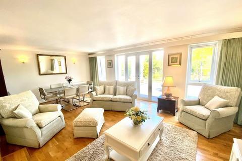 17 Colston Crescent, Goffs Oak, Waltham Cross, EN7 5RS