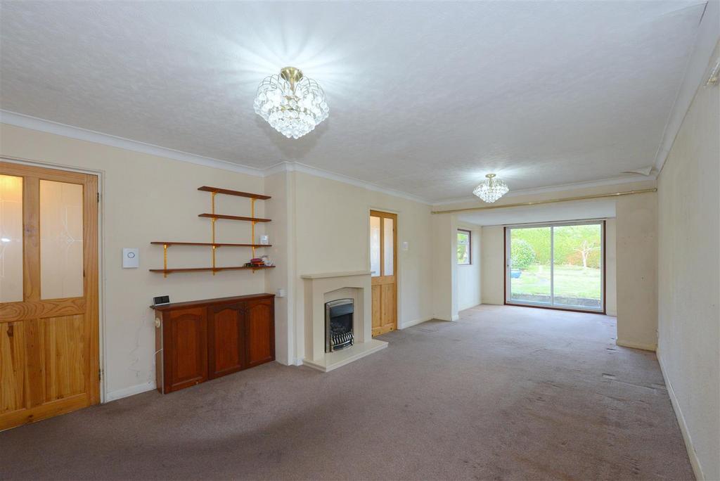 Ashfields Road, Heath Farm, Shrewsbury 2 bed detached bungalow for sale