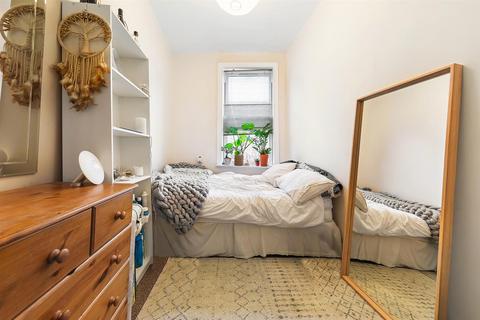 2 bedroom flat to rent, Acre Lane, SW2
