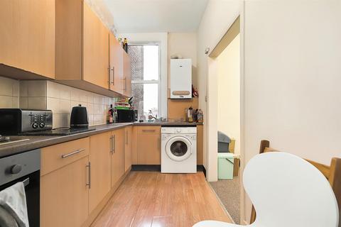 2 bedroom flat to rent, Acre Lane, SW2