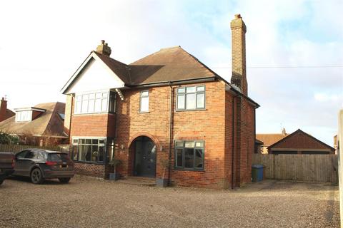 4 bedroom detached house for sale, Cliffe Road, Market Weighton, York