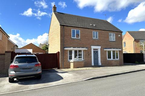 4 bedroom detached house for sale, Syerston Way, Newark