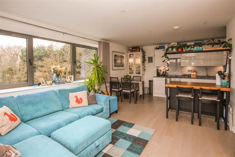 18, Regent House Hubert Road, Brentwood, CM14 4WL