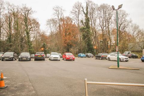 18, Regent House Hubert Road, Brentwood, CM14 4WL