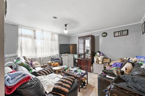 1 bedroom flat for sale - Lansbury Close, Neasden