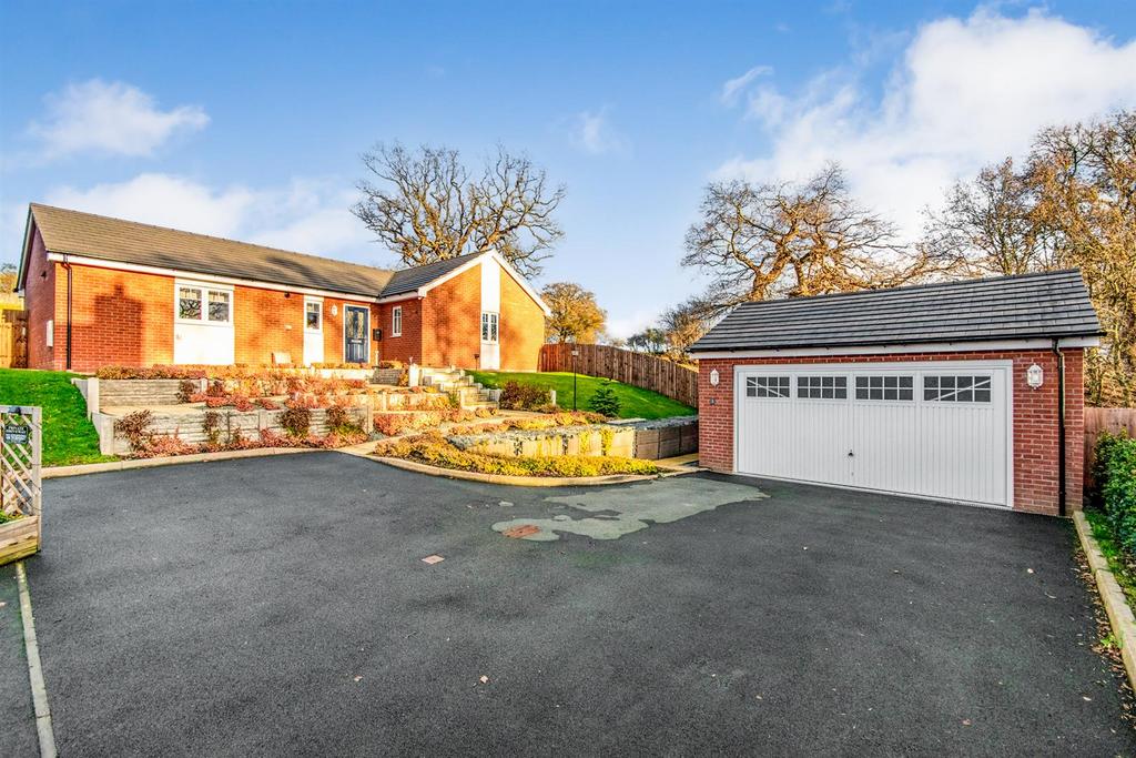 Disley Close, Gobowen, Oswestry 3 bed detached bungalow for sale £435,000