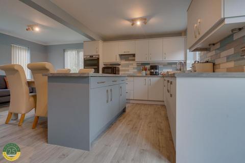 34 Airedale Avenue, Tickhill, Doncaster, DN11 9UD
