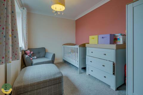 34 Airedale Avenue, Tickhill, Doncaster, DN11 9UD